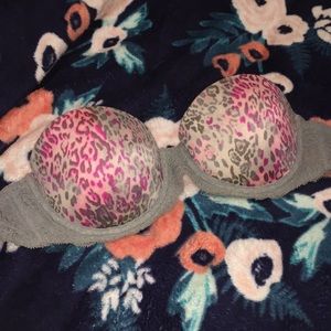 Pink , Victoria secret bra